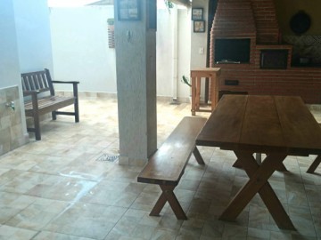 Casa Geminada - Venda - Vila São José - Taubate - SP